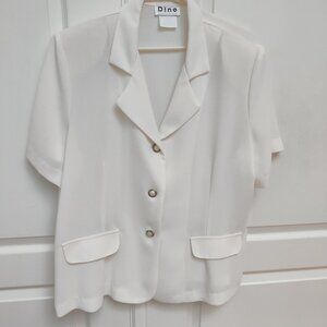 Size 17/18 White Jacket/top